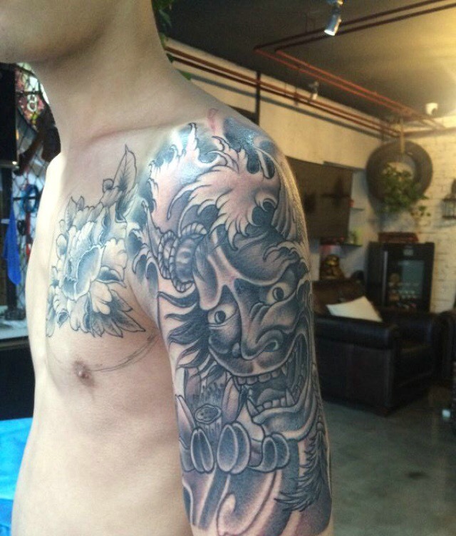 半甲黑灰般若纹身图案帅爆了