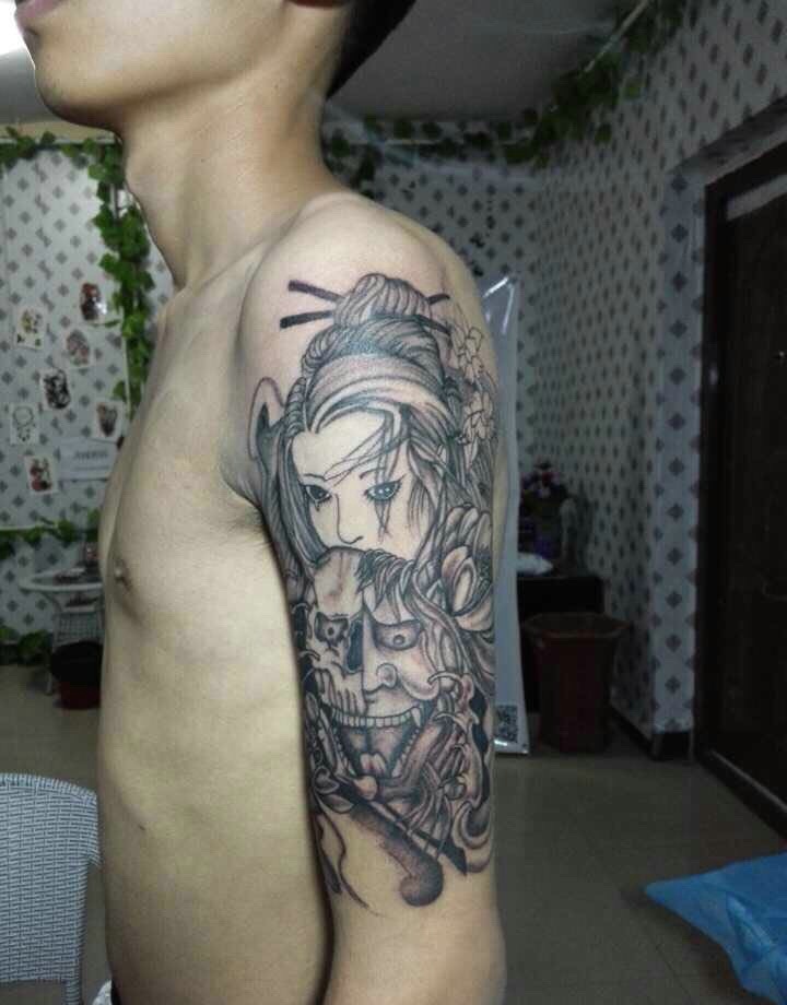 花妓与般若在一起的手臂纹身图案