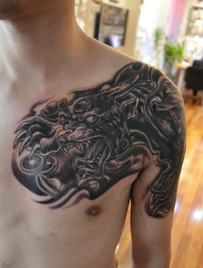 超级霸气的传统半甲貔貅纹身图案