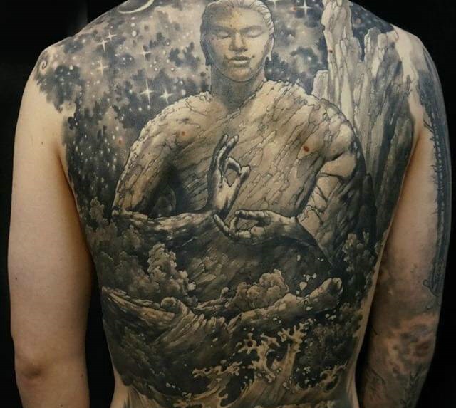 满背闭目和尚纹身图案个性十足