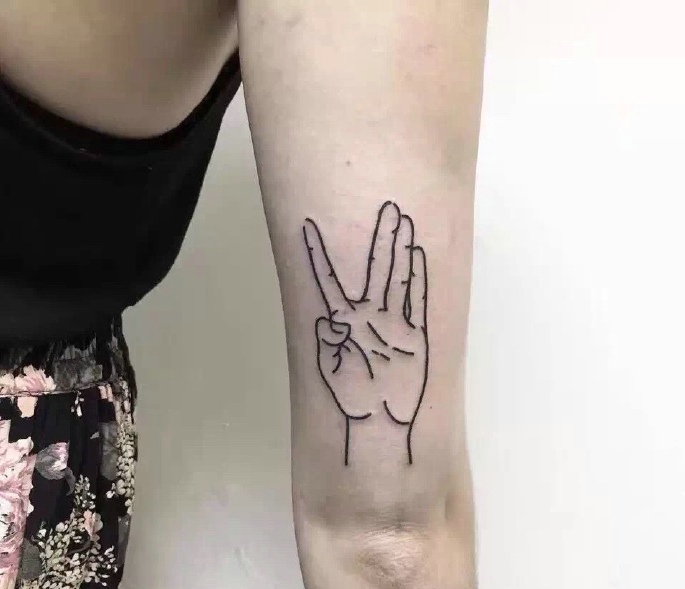 一组小清新简陋的黑白图腾纹身图案