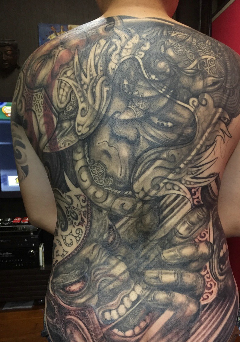 满背老传统黑白图腾纹身图案