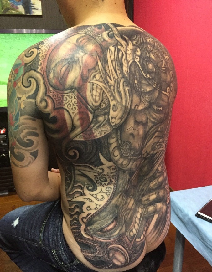 满背老传统黑白图腾纹身图案