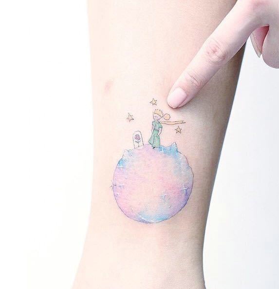 小清新卡通女孩手臂纹身图案