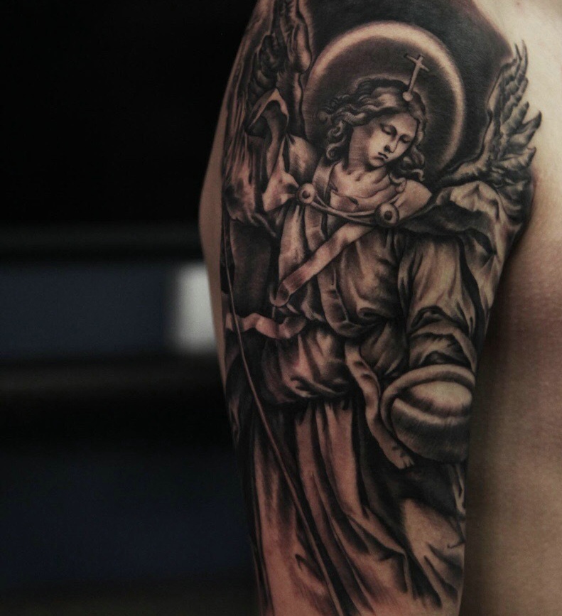 个性老传统黑灰天使纹身图案