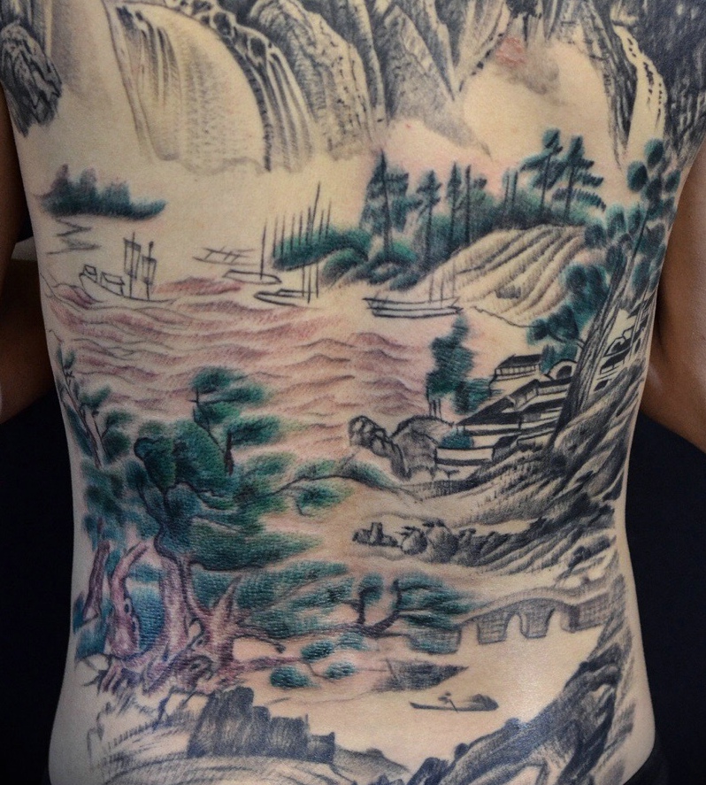 满背山水纹身图案也是一道美景