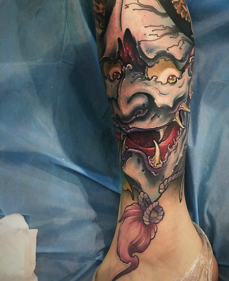 欧美传统腿部小般若纹身图案