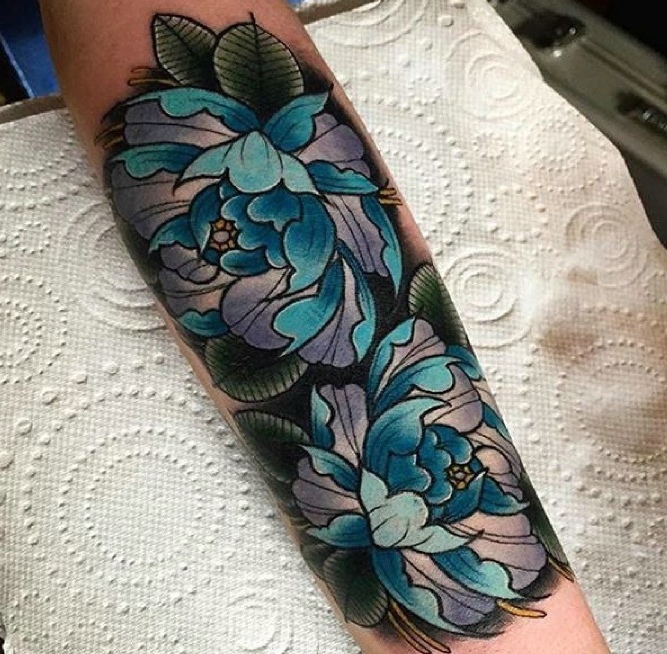 一组不同风格的彩色手臂纹身图案