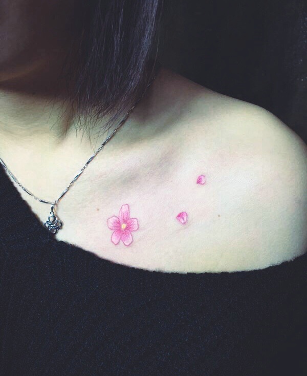 简单唯美锁骨樱花纹身图案清新自然