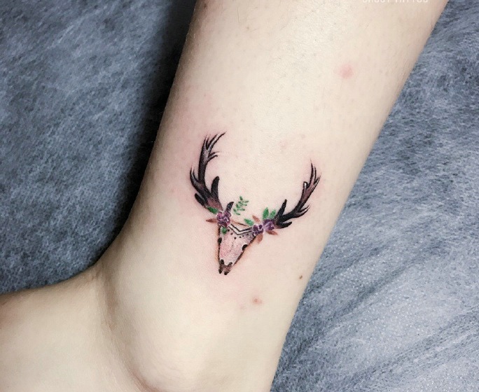 几款秀气又美丽的小花朵纹身图案