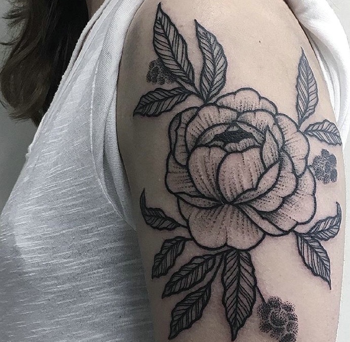 一组时尚派的精美花朵纹身图案