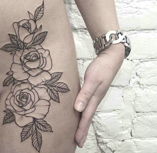 一组时尚派的精美花朵纹身图案