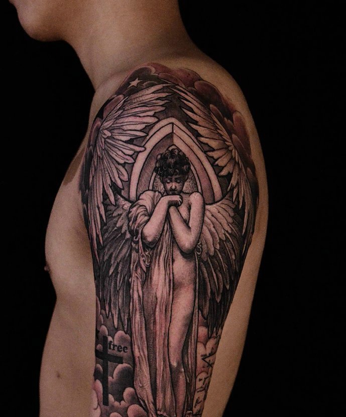 大臂个性传统天使纹身图案