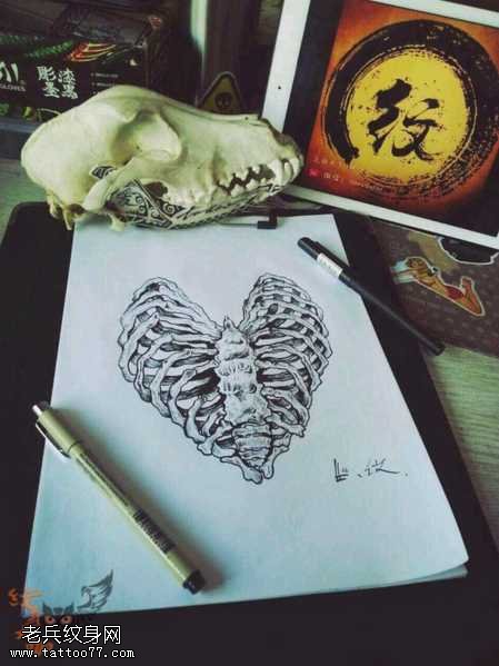 手稿骨骼纹身图案