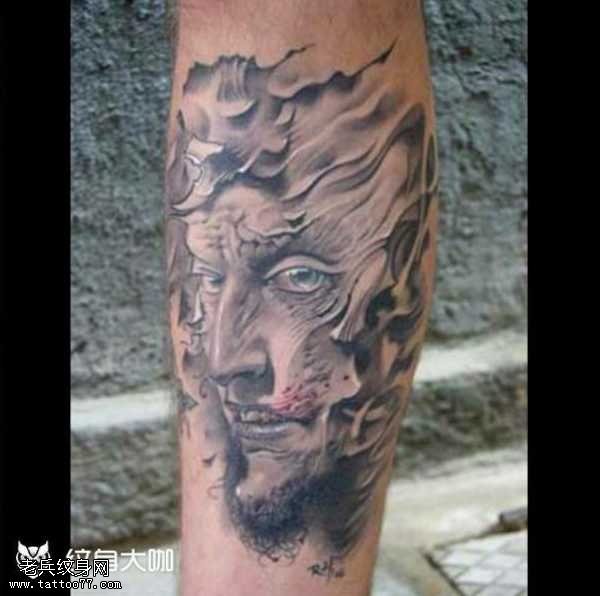 腿部肖像纹身图案