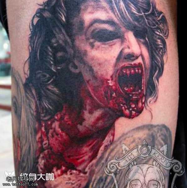 腿部吸血鬼纹身图案