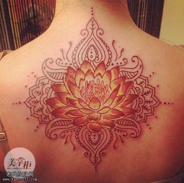 背部曼莲花纹身图案