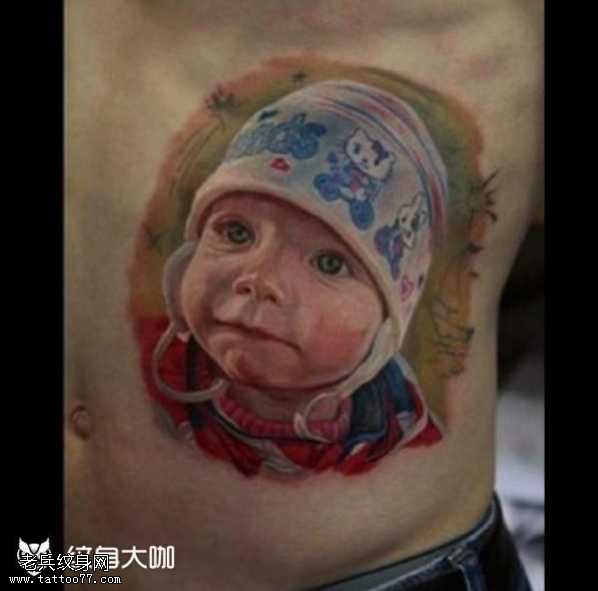 腰部人物纹身图案