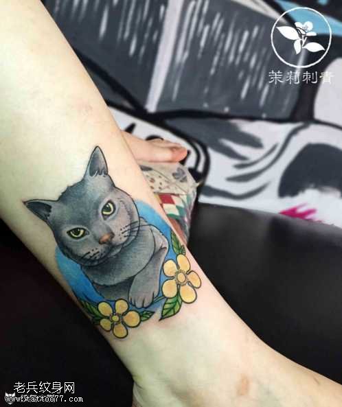 腿部猫咪纹身图案