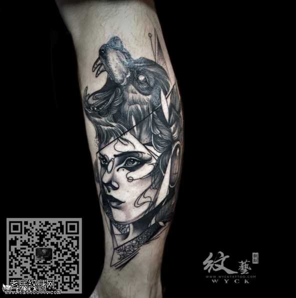 脚步狼女纹身图案