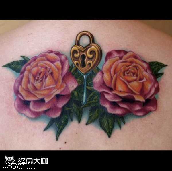 背部玫瑰纹身图案