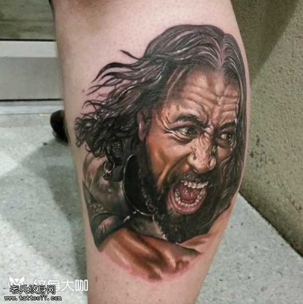 腿部狂战士纹身图案