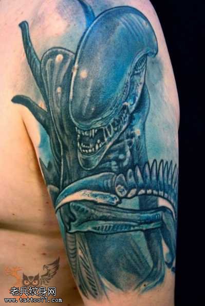 胳膊异形纹身图案