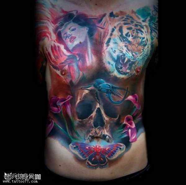 胸部老虎纹身图案