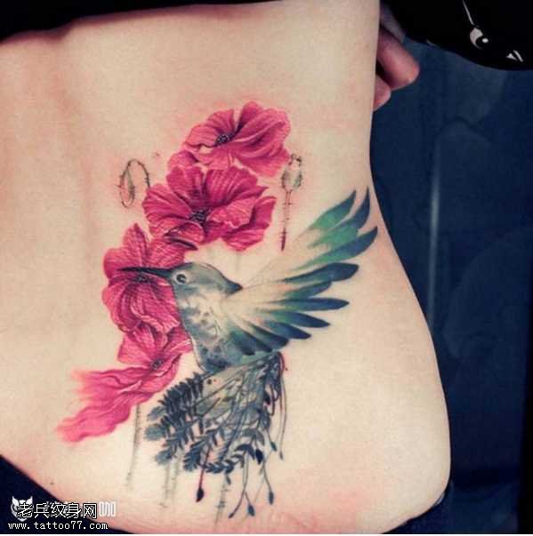 腰部小鸽子纹身图案