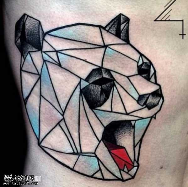 腰部熊猫纹身图案