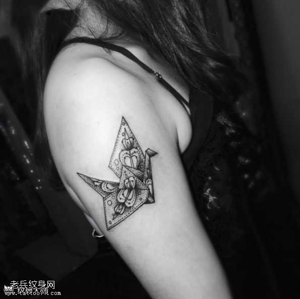 胳膊小纸鹅纹身图案