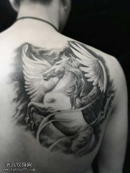 肩部独角兽纹身图案