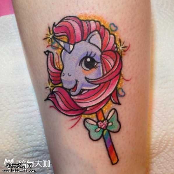 腿部独角兽棒纹身图案