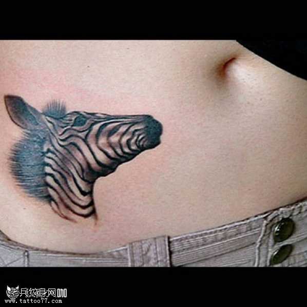 腰部班马纹身图案
