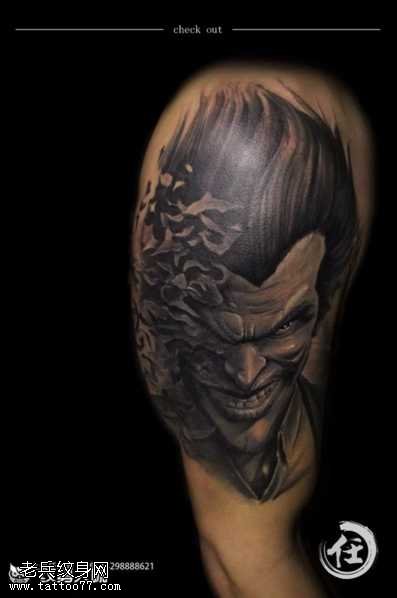 胳膊小丑纹身图案