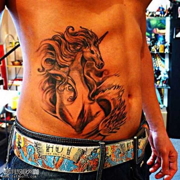 腰部独角兽纹身图案