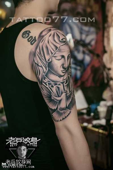 胳膊圣母纹身图案