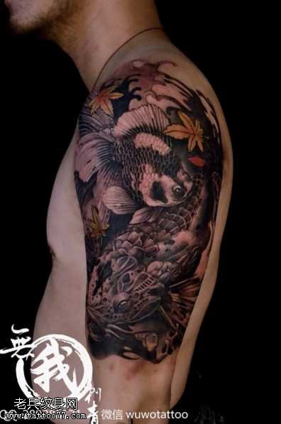 胳膊鲤鱼纹身图案