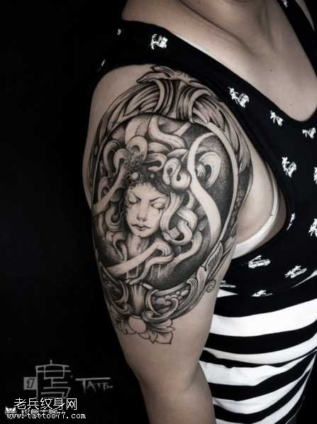 胳膊美社莎纹身图案