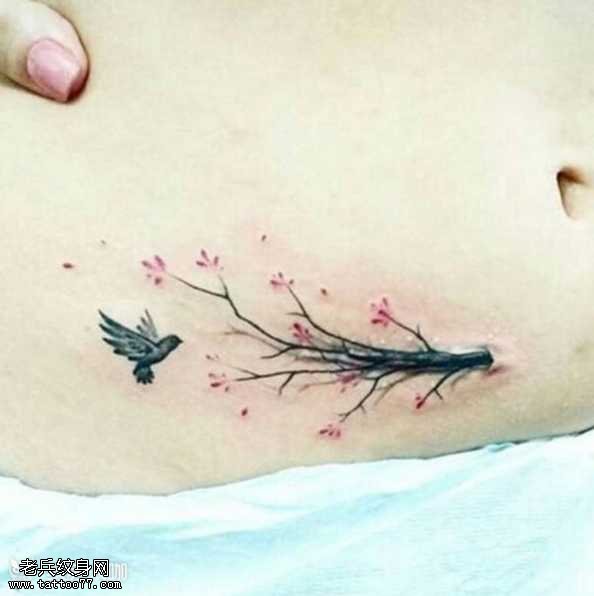 腰部梅花纹身图案