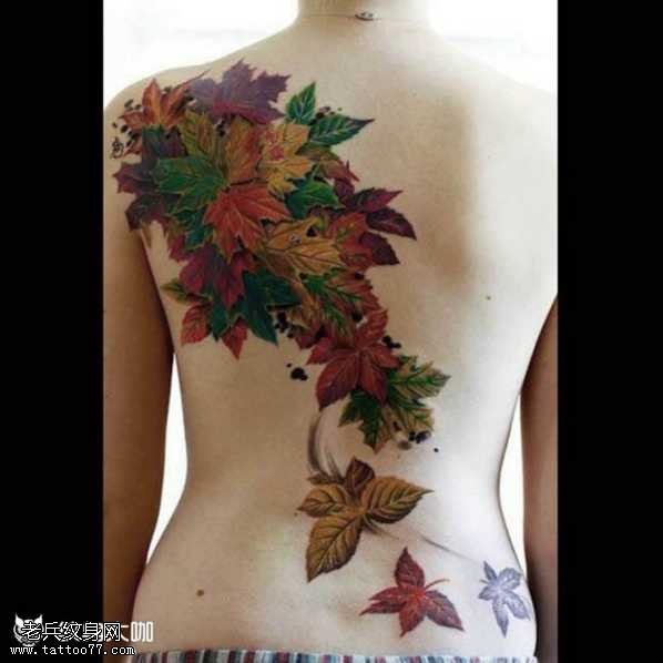 背部麻叶纹身图案