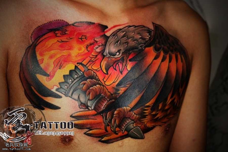 胸部老鹰纹身图案