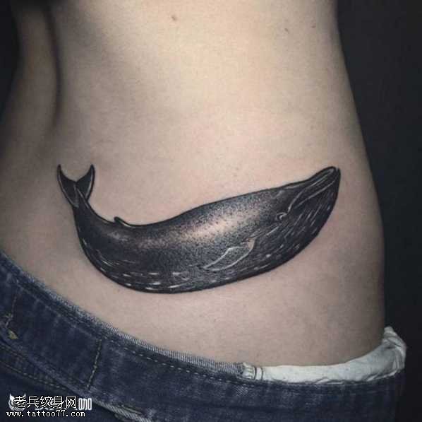 腰部小鲸鱼纹身图案