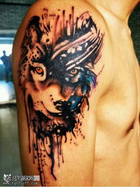 胳膊水墨狼头纹身图案