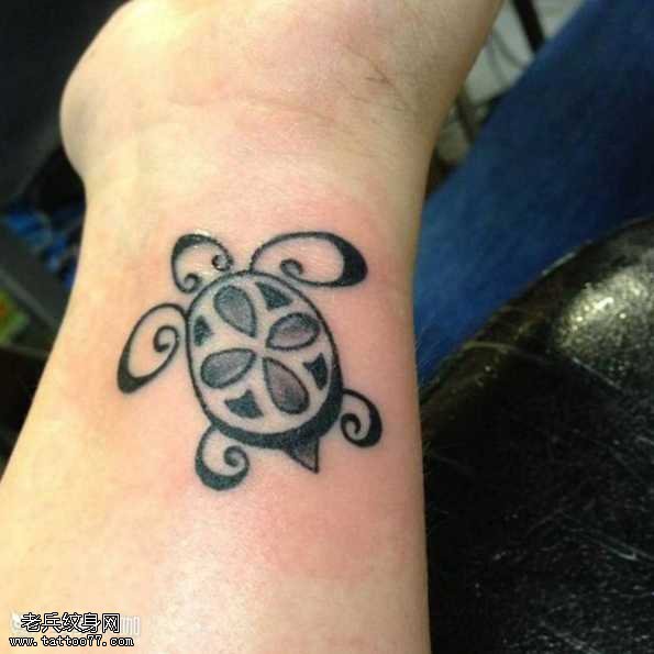 腿部小乌龟纹身图案