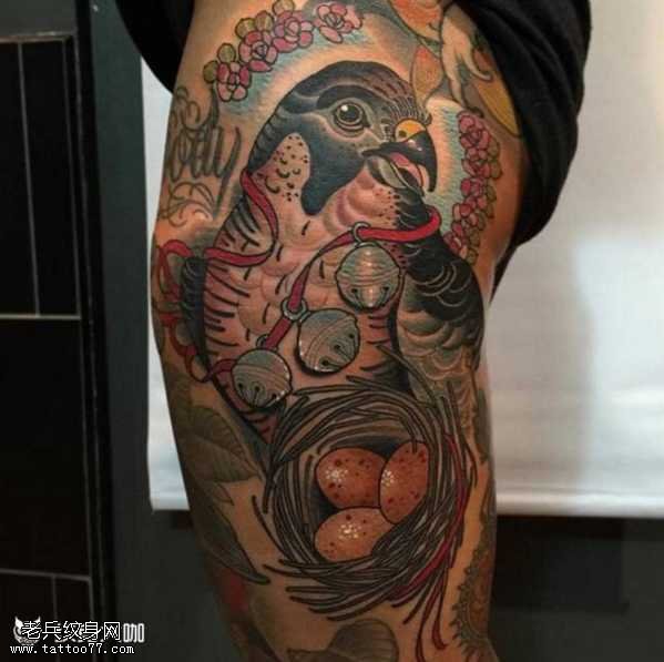 腿部小鸟纹身图案