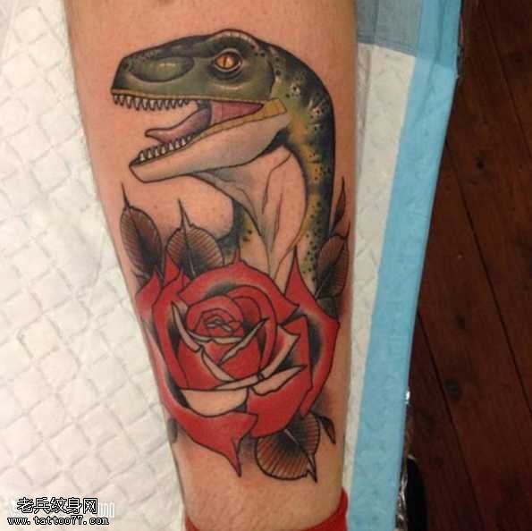 小恐龙纹身图案