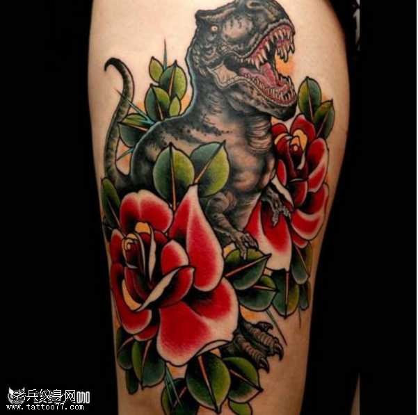 腿部恐龙玫瑰纹身图案