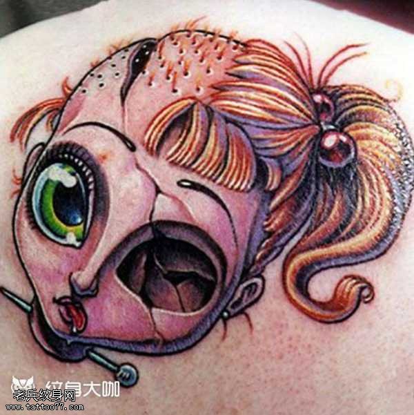 背部残孩纹身图案