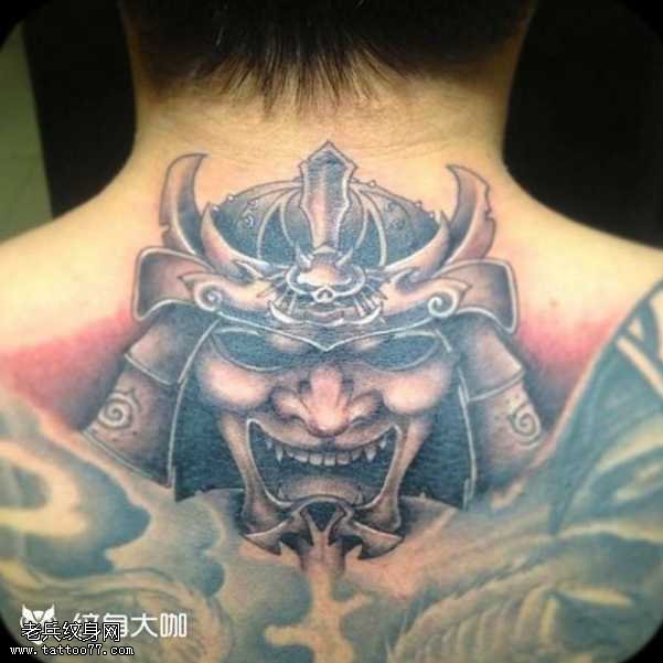 背部武士纹身图案